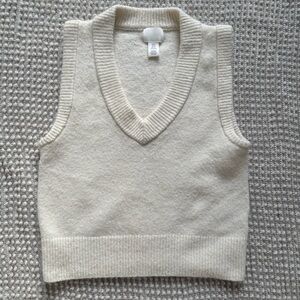 NWOT H&M Cream V-Neck Sweater Vest